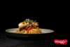 Morue à l&#39;asiatique sur chow mein aux légumes