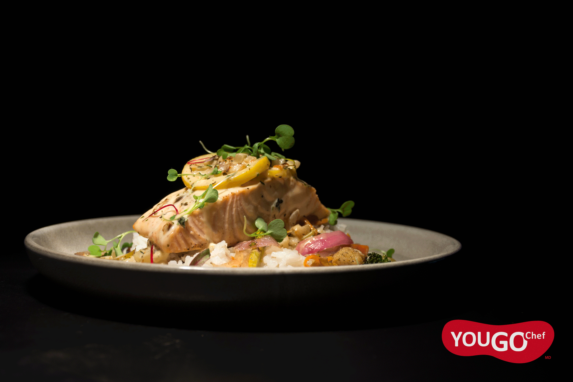 Pavé de saumon poêlé sauce citronnée et aneth