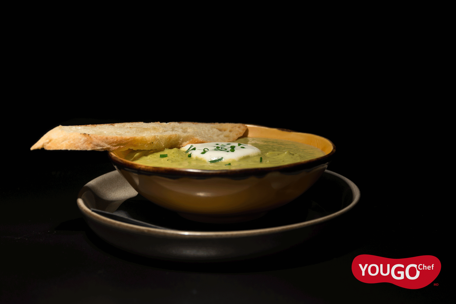 Potage d'asperges et brocolis rôtis