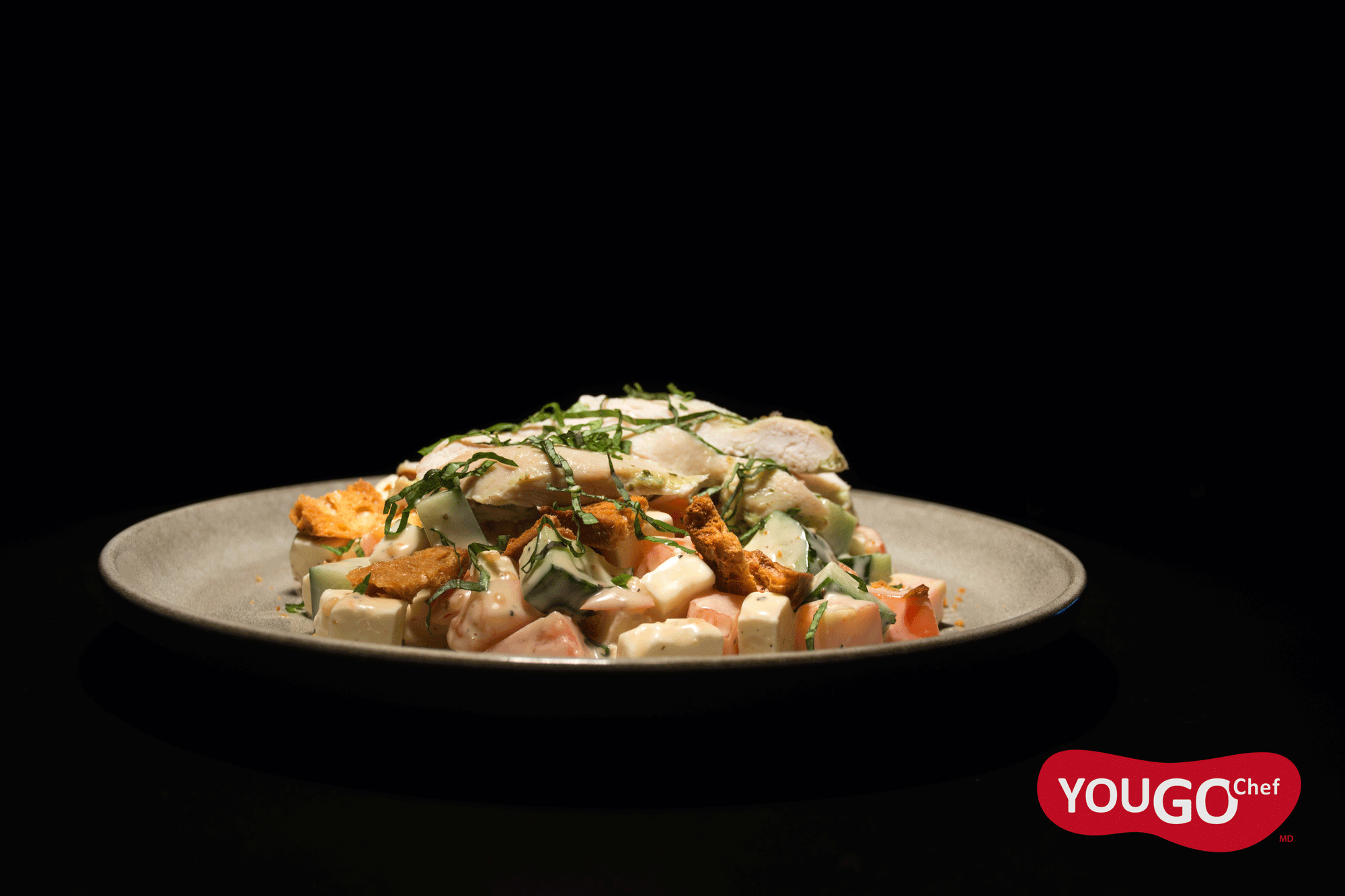 Salade de tomate, feta et poulet grillé
